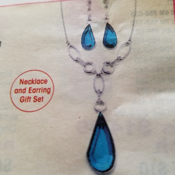 Beautiful TearDrop teal necklace with earring - Picture 2 of 2